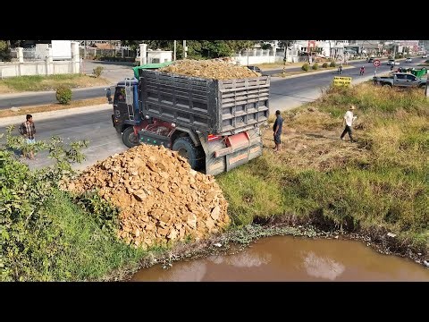 Excellent Start Work!! Land filling use Team NISSAN 5 ton with Bulldozer KOMATSU