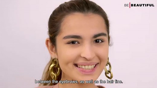 This easy to follow tutorial talks about how to make your forehead appear smaller in simple ways. The big forehead hacks include makeup tips to contour your forehead to help bring uniformity on your face. #makeup #makeutips #forehead #beauty #beautyhacks | Be Beautiful