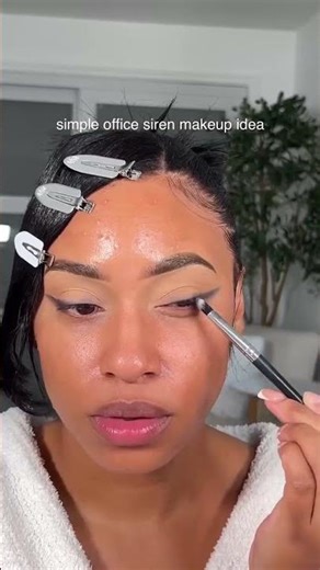 office siren makeup look Of course using pallet, and the new powder melting spray