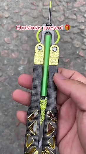 Unboxing Octane Butterfly Knife | Apex Legends Christmas Gift