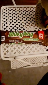 Milky way ice cream bar for dessert!#facebookreels #viralreels #followers #nonfollowers #everyone #highlights #StarSender #StarsEverywhere #everyonehighlights #everyonehighlightsfollowers #icecream #dessert | Leticia Bloom