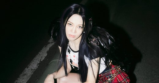 Girls’ Generation’s Hyoyeon Unveils “Deep” Performance Video