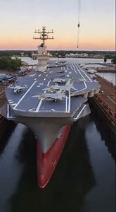 They Built This USS Aircraft Carrier From Scratch 😳⚓