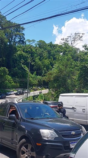 @slnoticiasdetere2 on Instagram: "MUITO CALOR E PARQUE NACIONAL LOTADO EM TERESÓPOLIS. Mais de 2000 pessoas estão na piscina do Parque Nacional se refrescando neste calor de 35 graus Por: @slnoticiasdetere2"
