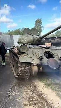 Real Tank V12 Diesel Engine Cold Start T34/85 Tank. #tank #ww2 #coldstart #engine