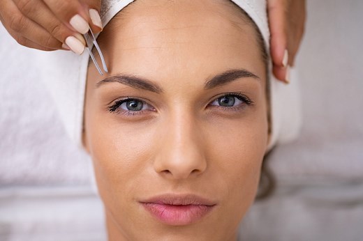 How to Achieve an Eyebrow Shape That Flatters Your Face