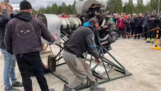 296K views · 4.1K reactions | Radial engine startup 勞 #halloweentheme #video #Halloween | Video created | Facebook