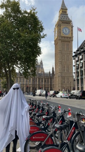 32 reactions · 4 comments | Happy Halloween! Have you spotted these spooky guests in London? | Love GREAT Britain | Facebook