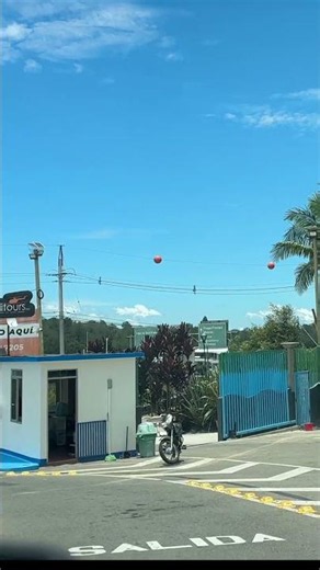 ¿Cuánto se demora manejando desde la Piedra del Peñol hasta Guatapé? 🚗⏱️