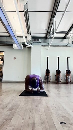 What a challenging sliding motion, engaging your core and improving stability throughout the exercise💪🏾 | Darryl Glen Crosier Jr.