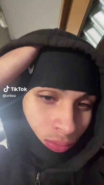 jose (@zrbuz) - How to Perfectly Style Wig Edges