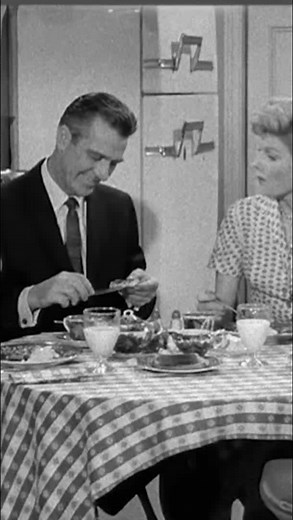 Remembering Hugh Beaumont, who passed away on this day in 1982. Perhaps best known for playing Ward Cleaver on #LeaveItToBeaver, the actor also appeared on #Mannix and #WagonTrain. 📺 Watch #LeaveItToBeaver weekdays at 11a ET on FETV! 🏡