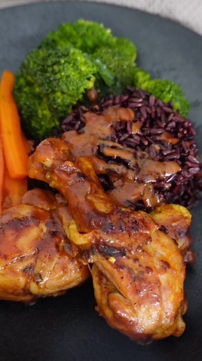 Delicious Black Rice with Broccoli, Carrots & Chicken | Kuhle Jita