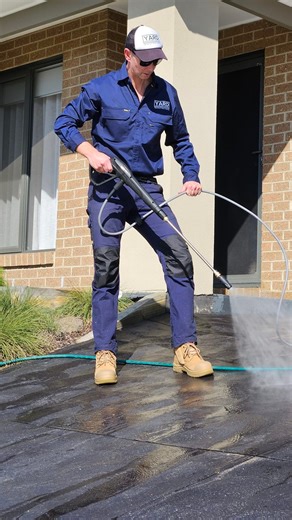 🚿 Say goodbye to tedious pressure washing with the Grandfalls G20 Wall Mounted Pressure Washer from @giraffetools 💦💦💦 ✅ Easy setup ✅ Ready to use ✅ Innovative design for effortless cleaning No more struggling with tangled hoses! Enjoy: 🔄 Auto retraction hose 🔒 Smart lock to keep the hose secure 🛁 Foaming attachment for extra cleaning power 💦 Adjustable nossle Plus, it's conveniently wall-mounted for easy access. Perfect for the whole family! Get yours now and save 10% with the code 'Yard