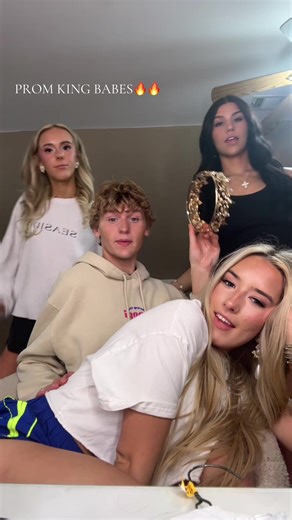 Camo Prom Dresses and Elf on the Shelf Props