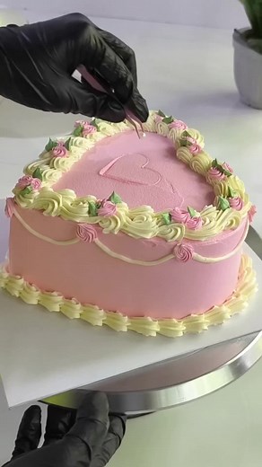 Creative Cake Design Techniques for Beginners