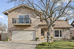 1319 N Saddle Row, Addison, IL 60101 - MLS 11668174 - Coldwell Banker