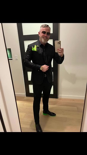 Black suit with some lime green accents! Throw in these 🔥 Louis Vuitton dress shoes to compliment the suit and it’s sure to stand out! #MensFashion #BlackSuit #LouisVuittonDressShoes #LimeGreen✅ #JR #JEREMYROBINSON