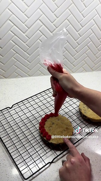 Transform Your Baking with a Cookie Turn Table