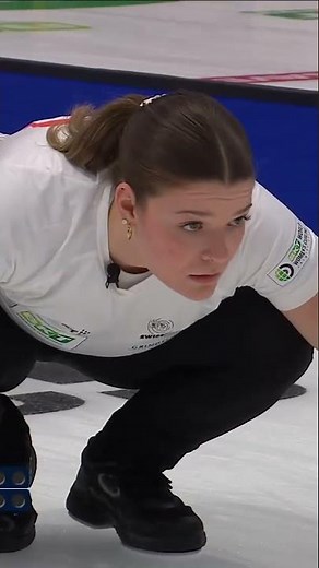 So satisfying 😏 #curling