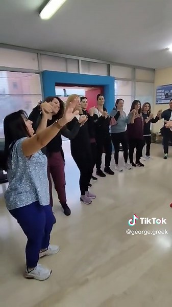 Συρτός στα Δύο: Χορός και Παράδοση από Ήπειρο