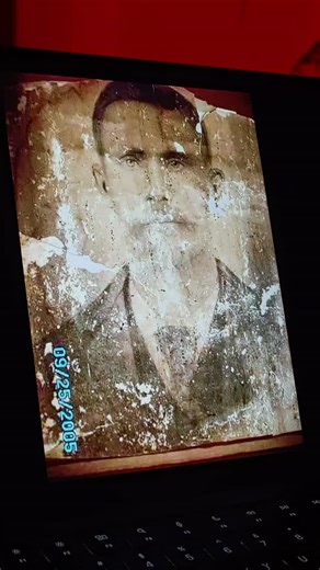 ᴀʙʜɪɴᴀᴠ ᴊʜᴀ | ᴛᴇᴄʜ • ɢᴀᴅɢᴇᴛꜱ • ʜᴀᴄᴋꜱ on Instagram: "Restore Your Old & Damaged Photos Into New One 😍✨ Copy This Prompt & Paste In Gemini 🤝👇 Prompt: Enhance the portrait while strictly preserving the subject's identity with accurate facial geometry. Do not change their expression or face shape. Only allow subtle feature cleanup without altering who they are. Keep the exact same background from the reference image. No replacements, no changes, no new objects, no layout shifts. The environment m