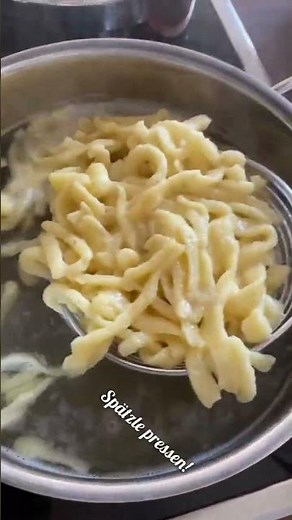 Original schwäbische Linsen mit Spätzle & Würstchen! Anleitung unter www.unsere-familien-rezepte.com