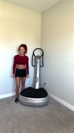 This core and balance circuit gets an extra lift when you bring Power Plate into your session. With the platform set to 30–35 Hz on Low (level 1–2), the vibration helps your core switch on sooner and supports better control throughout each movement. Here’s what the added vibration can help support: 🔥 Stronger core engagement 🧘 Improved balance and stability 🔄 Smoother transitions between movements ⚡ Deeper muscle activation with less effort 🎯 Greater body awareness through each round Move th