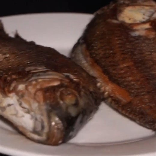 Catch fish, trap fish, harvest lots of fish to sell at the market - Process fried fish._R-022 | Lý Thị Ngoan