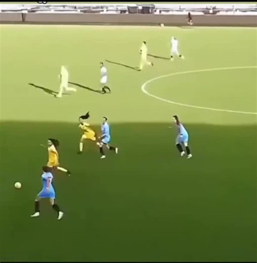 When the pitch turns into a comedy show 😂⚽️ #womenfootball #footballfun #soccergirl #funnyfootball #explorer