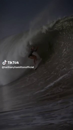 Surfing past fear - one barrel at a time.🙏🏄🏼‍♀️🌊 #surfing #bethanyhamilton #fearisaliar #unstoppable #soulsurfer