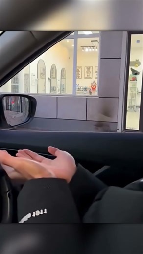 This Bird Flies Into Stores and Comes Back With Money
