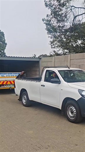 Never miss a thing when backing up! 👀 Get a reverse camera installed by Commando Bande and park like a pro every time. No more blind spots, no more stress — just smooth, confident moves 🎯🚘💪 Drive safer. Park smarter. #CommandoBande #ReverseCamera #ParkLikeAPro #SafeDriving #confidenceonwheels