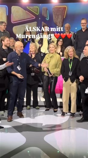 Kattis Ahlström | Invänta slutet när vår studioman kör de rätta movesen som han sett hundra gånger som studioman även på mello PIERRE😂❤️❤️❤️ | Instagram