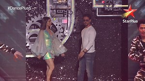 Just an hour for you to experience the biggest night of the Dance 5! Here's an exclusive sneak peek. #DancePlus5BlockbusterFinale, Tonight at 8pm only on StarPlus and Hotstar: http://bit.ly/DancePlus5 Tiger Shroff Shraddha Kapoor Dharmendra Deol #MithunChakraborty Remo D'souza Raghav Juyal Dharmesh Sir Suresh Mukund -Kings United India Punit J. Pathak karishma chavan | StarPlus