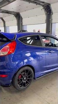 A very wet track day vlog