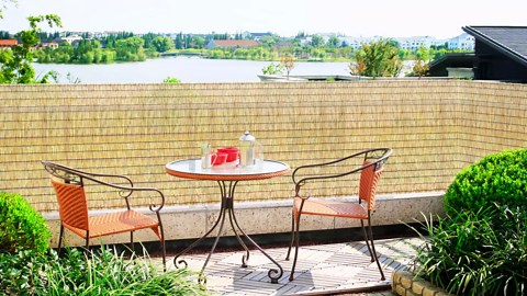 ZNCMRR Reed Fencing Rolls Fencing 4ft High Roll Reed Screen for Balcony Patio Garden Backyard 4FT X 16.4FT Privacy Fence（Brown）