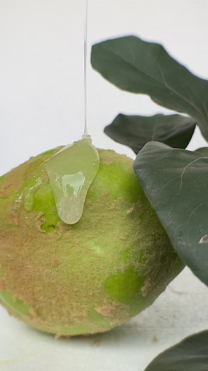 162K views · 101 reactions | Noua colecție a sosit! Aroma de gutuie este proaspătă și fructată, cu note subtile de miere și accente lemnoase, evocând o toamnă aurie și liniștită. Este timpul să te răsfeți! @ugcessentialss #quince #bodycare #skincare #naturalingredients | NALA Natural Cosmetics | Facebook