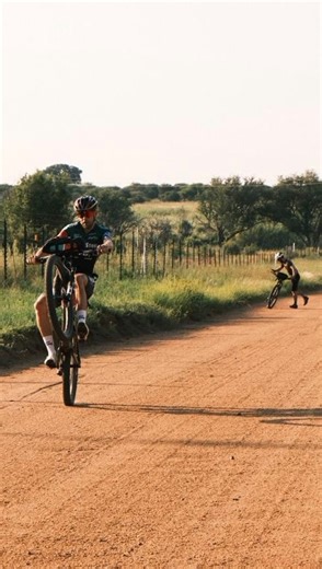Soak in these scenes from Phil, Andre and Matt’s bike packing trip from Pretoria to Summerplace Game Reserve! 4 days in the saddle taking in the high veld scenes and sounds! Read all about the trip on https://primebunch.co.za/stories/ 🙌 📹: @matt_lachenicht | Team PYGA Euro Steel