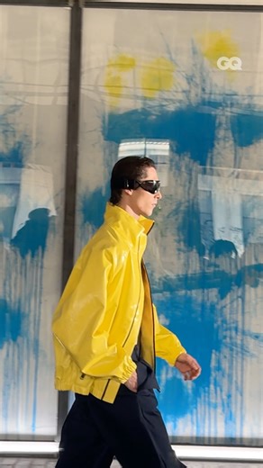 エムエスジーエム（MSGM）が2025年春夏メンズ コレクションを発表。大胆なカラーパレットが目を引くルックたちが登場。 @gqjapan をフォローして、2025春夏メンズコレクションの続報をお見逃しなく！ @msgm @massimogiorgetti #MSGM #エムエスジーエム #MFW Video @reonakondo___ , Shohei Goto | GQ JAPAN