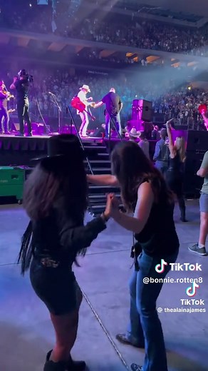 Bonnie rotten (@bonnie.rotten8)’s videos with original sound - Bonnie rotten