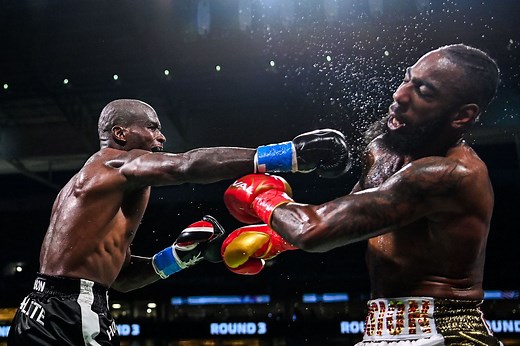 Chad Johnson survives knockdown in boxing debut vs Brian Maxwell