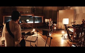 日本的火热摇滚乐队【B’z】！ “ALONE” 2021