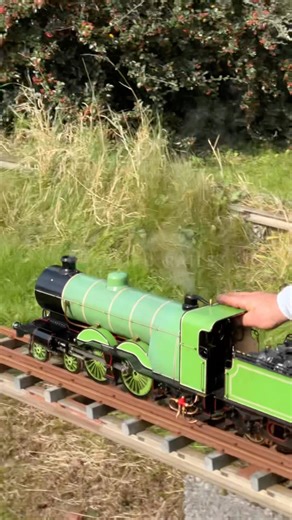 FLYING ON THE RAILS! Miniature #Steam Locomotive Chases Its Own Tail 🚂💨 #MiniatureRailway