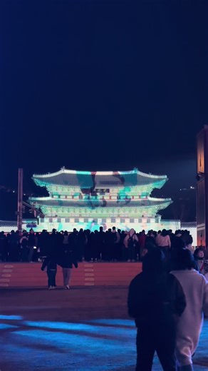 Seoul. Gyeongbokgung Palace. Gwanghwamun Square. More videos of travel and k-pop concerts in the profile #korea #seoul #travel #history #art