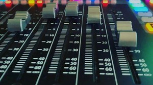 The joy of moving faders on the PreSonus Faderport. #studioone #faderport #mixer #recordingstudios #recordingstudio | Production Expert