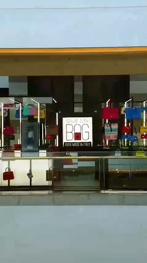 A marca italiana de bolsas SAVE MY BAG chegou no Brasil, com inauguração do seu primeiro espaço por aqui. Dá só uma olhada em tudo e corre pra cá pra conhecer! ❤️ 📍Save My Bag #savemybag #novidades #eunoanalia #shoppinganaliafranco | Shopping Anália Franco