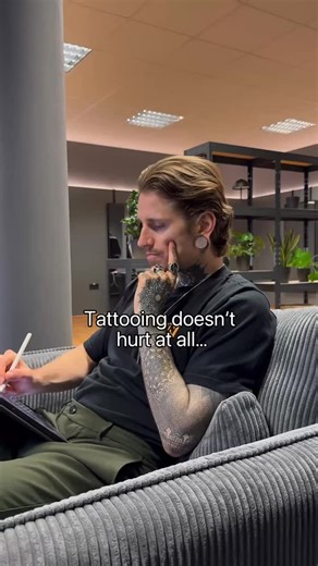 Manny Sixx Tattoo on Instagram: "Not everyone breaks a sweat during tattoos 🤷‍♀️"