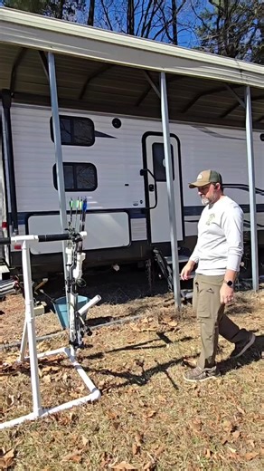 setting up the @Truth Archery 35 Mg for some 3d this year! im ready to come oit swinging. Lets Do This! #swampdonkeyarchery #Donkeythreadz #3Darchery #letsdothis