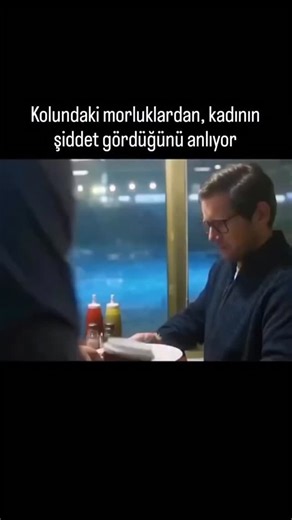 İzledin mi? Daha fazlası için takip edebilirsiniz. 🎬 Film: Cold Meat 📅 Yıl: 2023 🎬 Tür: Gerilim, Hayatta Kalma (Survival Thriller) 🎥 Yönetmen: Sébastien Drouin 🌍 Yapım: Birleşik Krallık / Kanada / Fransa ⭐ IMDb: 5,3 🎭 Başroller: Allen Leech, Nina Bergman, Yan Tual Konusu: David Petersen, Colorado Rockies dağlarında araba yolculuğundayken bir restoranda duran Ana adlı garsonu, onun şiddet uygulayan eski kocasından kurtarır. Yolculuğa devam ederken kar fırtınasına yakalanırlar. Ancak bir kaz